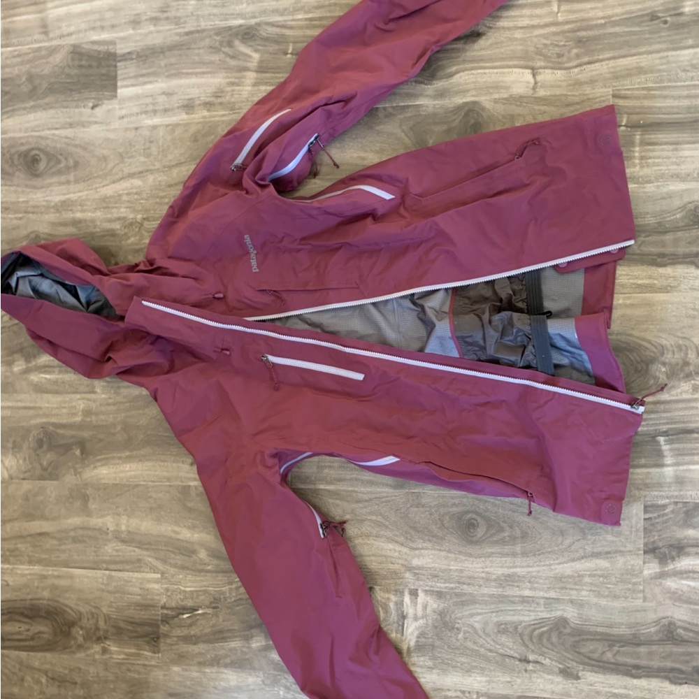 Patagonia Powslayer Ski Jacket (Like new)